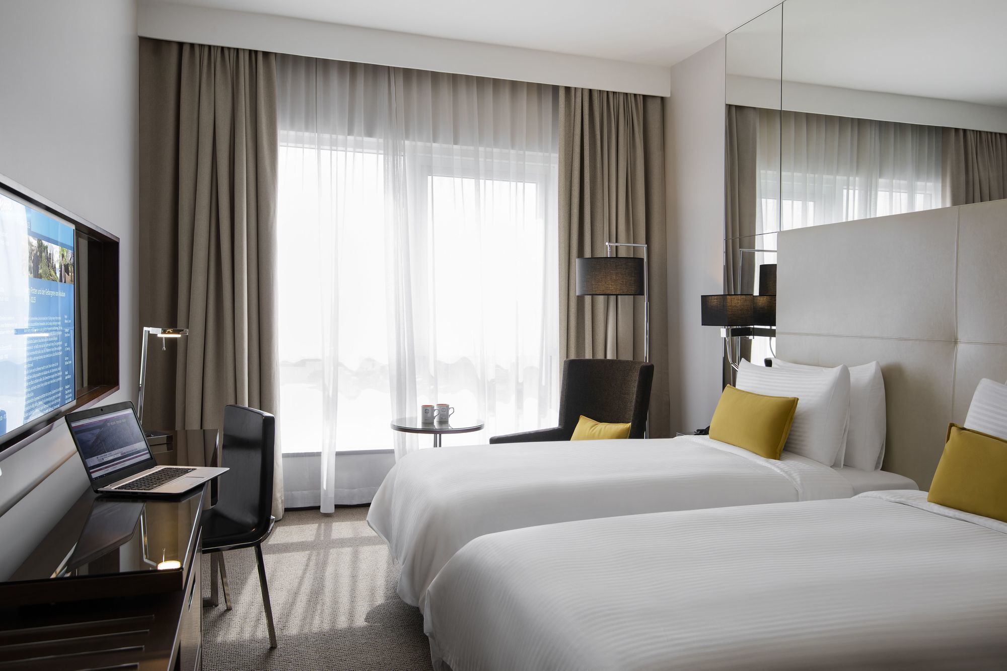 Centro Salama Jeddah Hotel Bagian luar foto